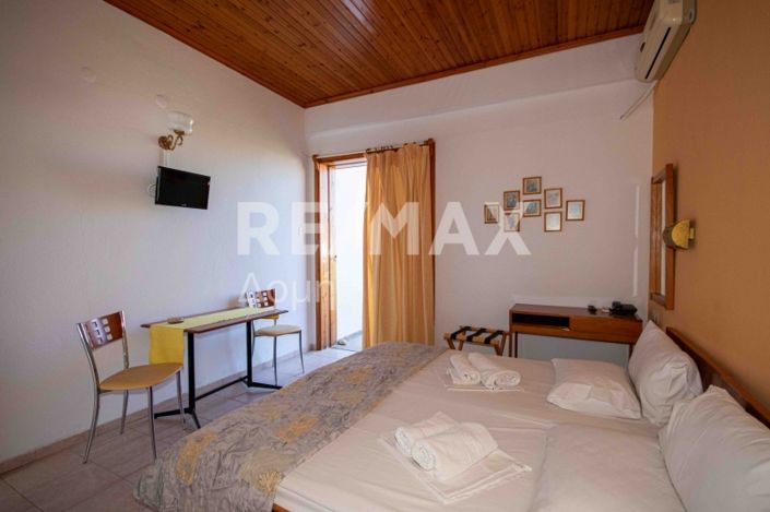 Image No.18-3 Bed Property for sale