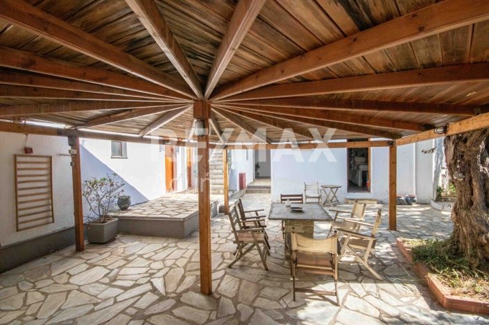 Image No.50-3 Bed Property for sale