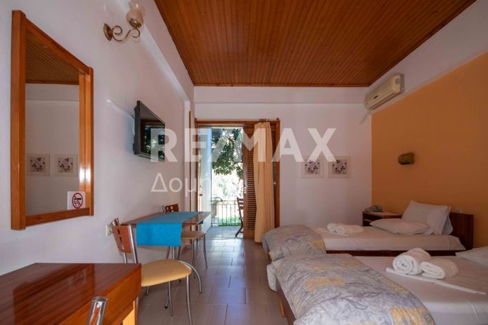 Image No.55-3 Bed Property for sale