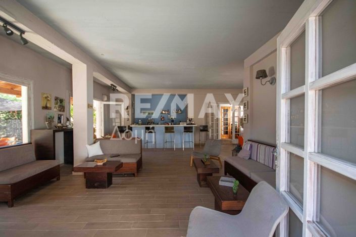 Image No.56-3 Bed Property for sale