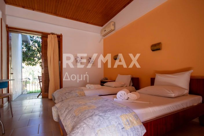 Image No.57-3 Bed Property for sale