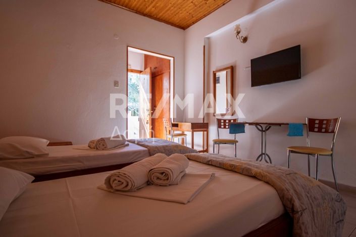 Image No.60-3 Bed Property for sale