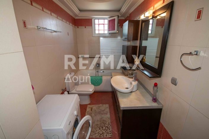 Image No.40-6 Bed House for sale