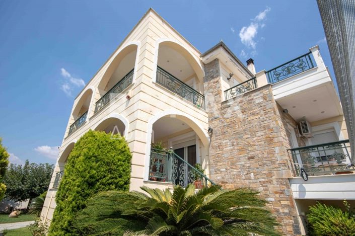 Image No.5-6 Bed House for sale