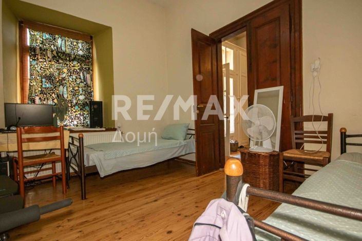 Image No.13-5 Bed Property for sale