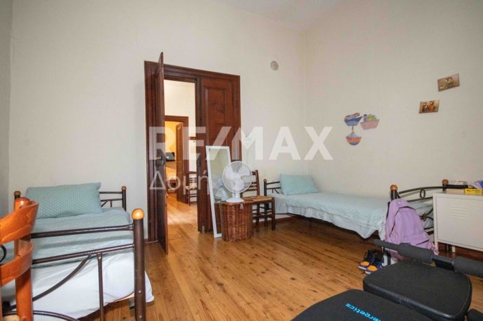 Image No.15-5 Bed Property for sale