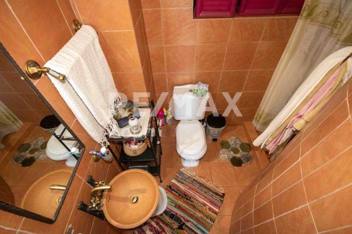 Image No.20-5 Bed Property for sale