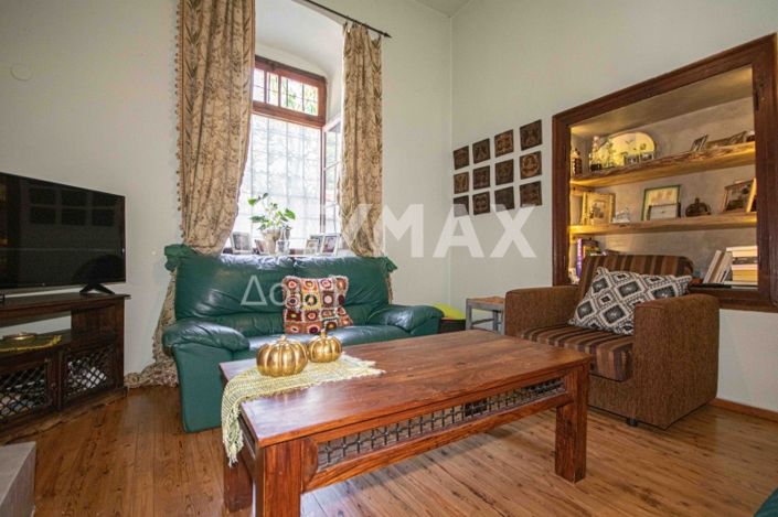 Image No.22-5 Bed Property for sale