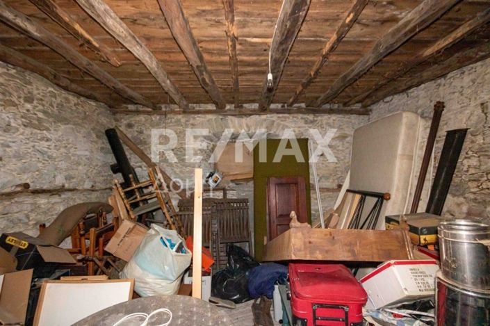 Image No.27-5 Bed Property for sale