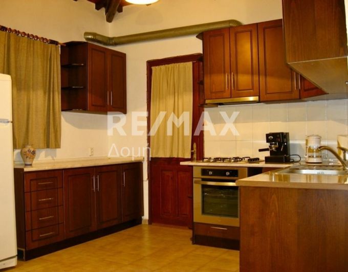 Image No.5-6 Bed Property for sale