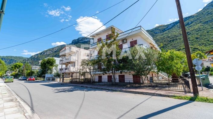 Image No.34-11 Bed Property for sale