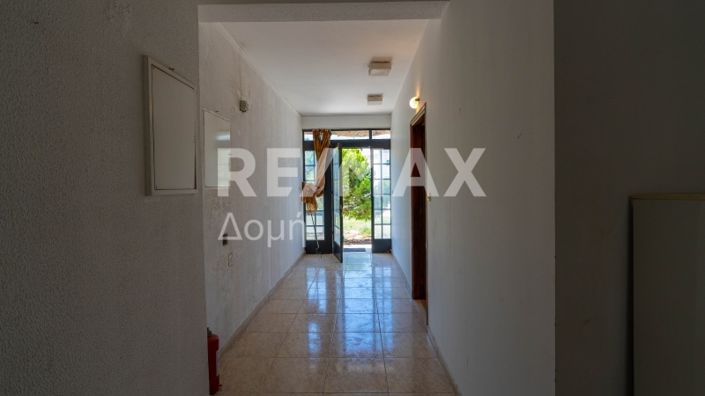 Image No.50-11 Bed Property for sale