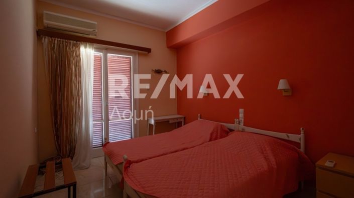 Image No.6-11 Bed Property for sale