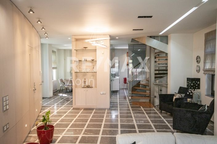 Image No.18-4 Bed House for sale