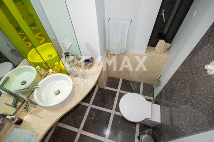 Image No.23-4 Bed House for sale