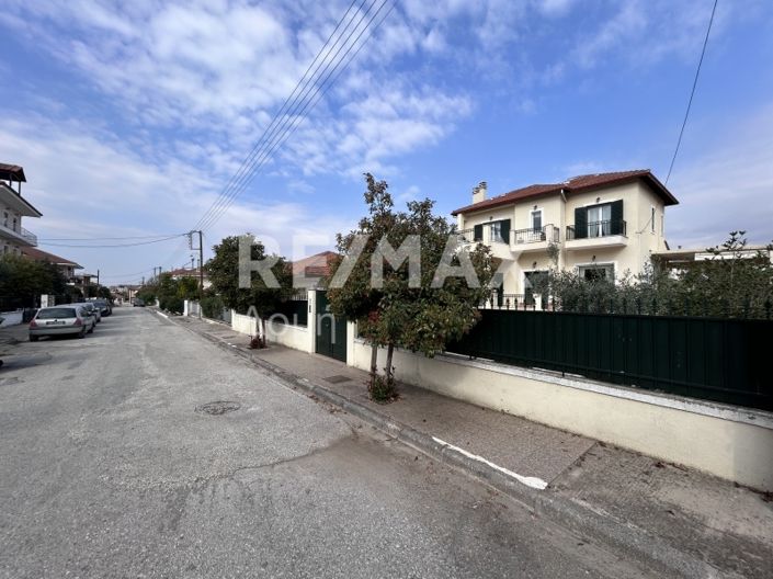 Image No.25-4 Bed Maisonette for sale