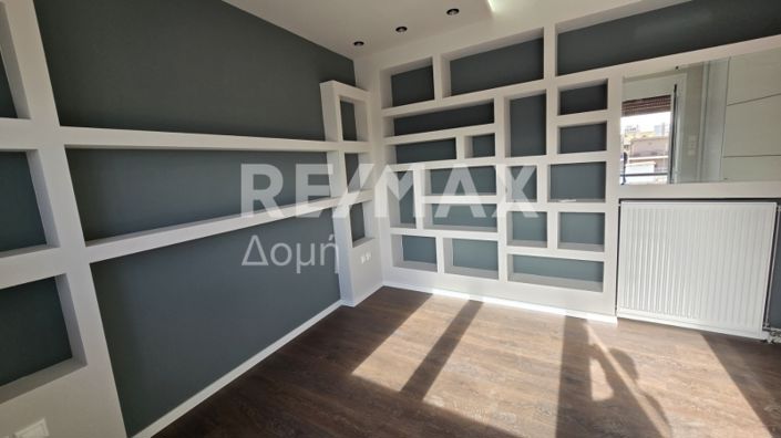 Image No.10-2 Bed Property for sale