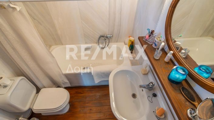 Image No.12-4 Bed Property for sale