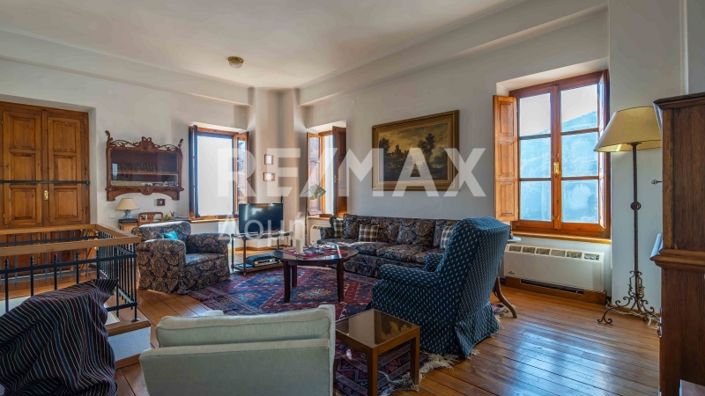 Image No.20-4 Bed Property for sale