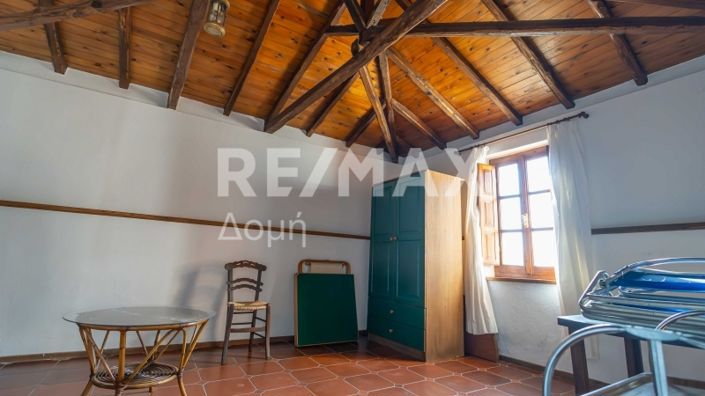 Image No.28-4 Bed Property for sale