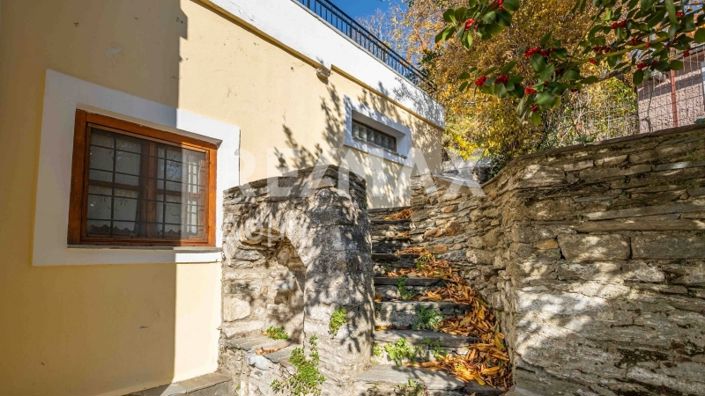 Image No.40-4 Bed Property for sale