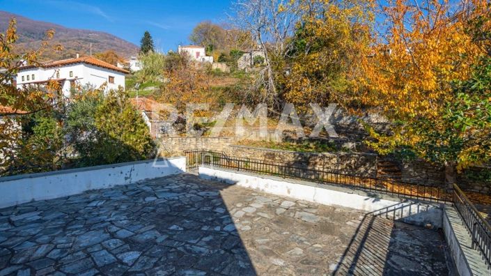 Image No.52-4 Bed Property for sale