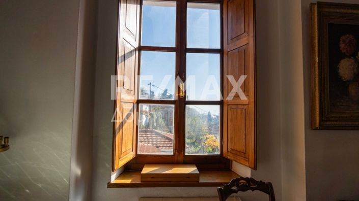 Image No.54-4 Bed Property for sale