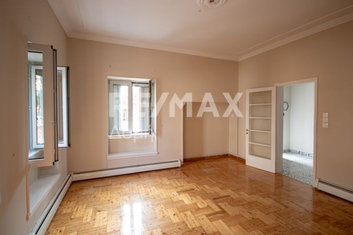 Image No.2-5 Bed House for sale