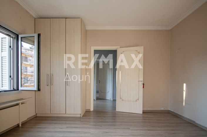 Image No.23-5 Bed House for sale