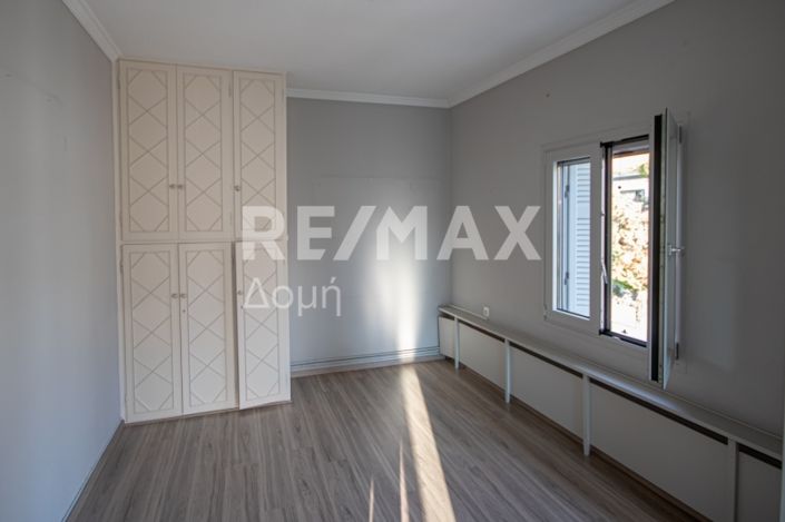 Image No.28-5 Bed House for sale