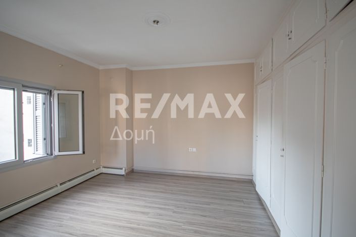 Image No.36-5 Bed House for sale