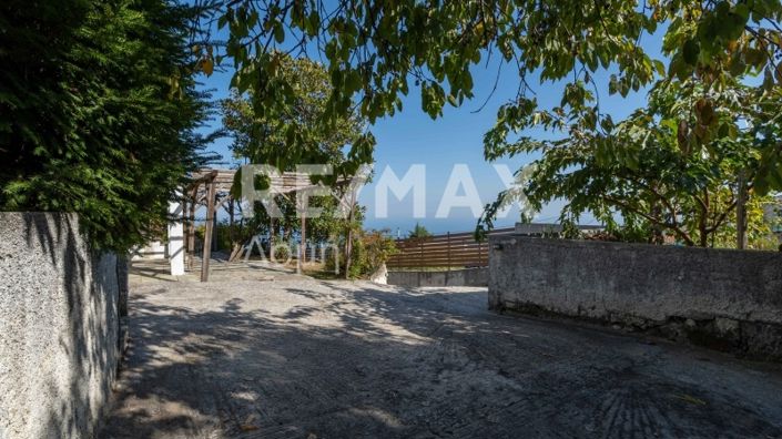 Image No.44-3 Bed Property for sale