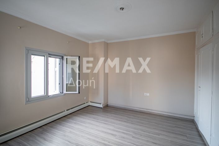 Image No.10-5 Bed House for sale