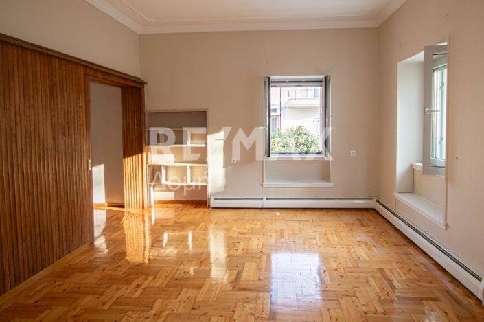 Image No.15-5 Bed House for sale