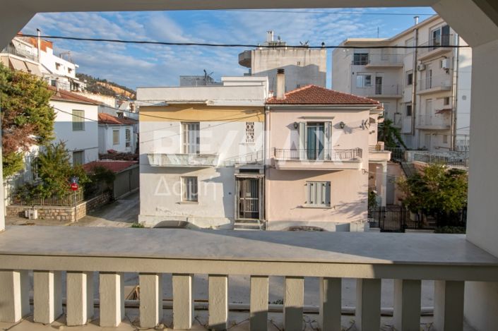 Image No.17-5 Bed House for sale