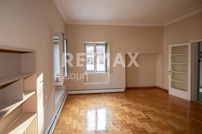 Image No.24-5 Bed House for sale