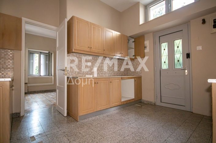 Image No.5-5 Bed House for sale