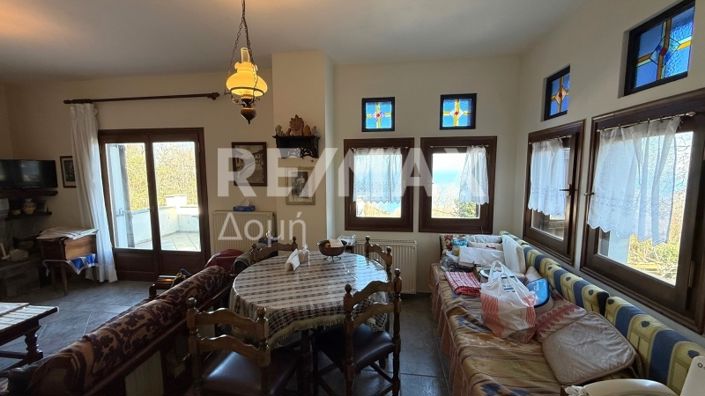 Image No.10-3 Bed Property for sale