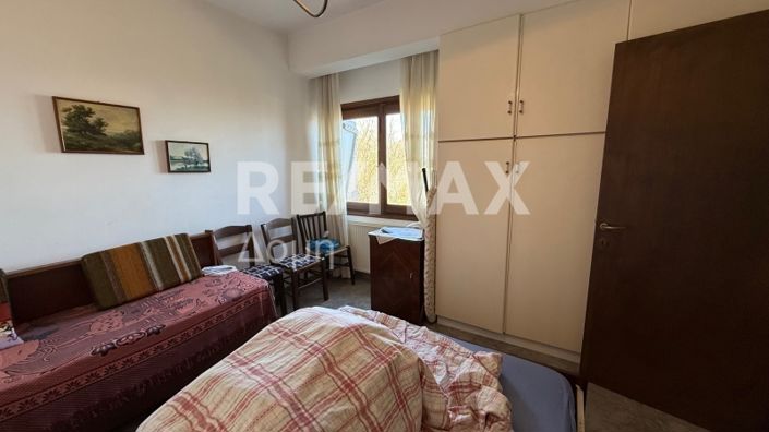 Image No.17-3 Bed Property for sale