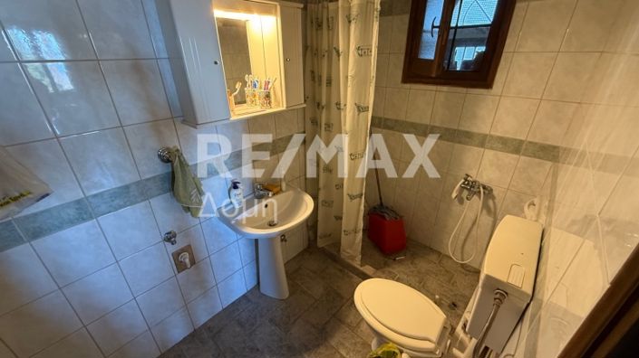 Image No.28-3 Bed Property for sale