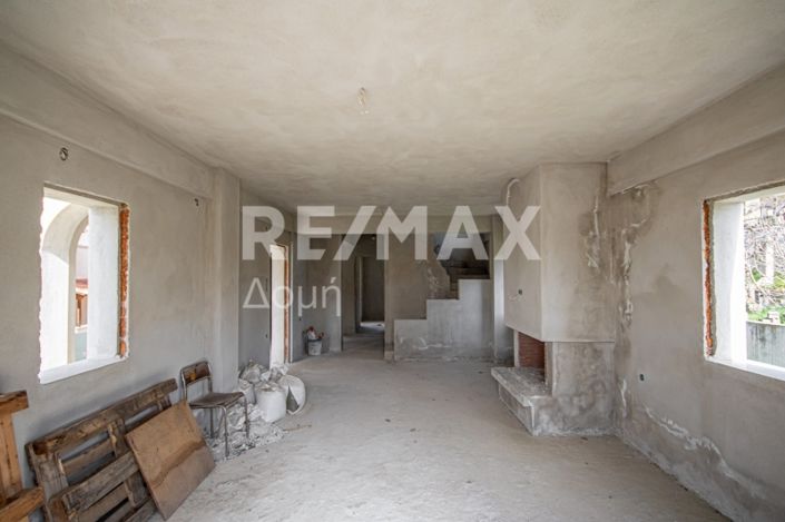 Image No.11-3 Bed House for sale