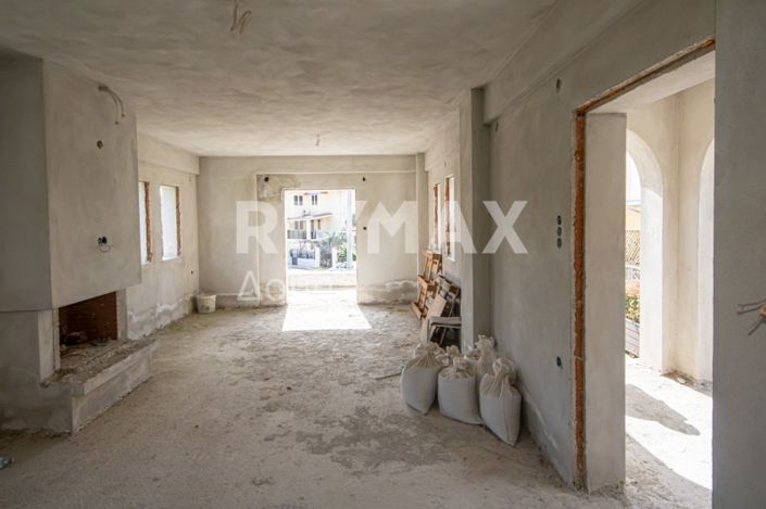 Image No.18-3 Bed House for sale