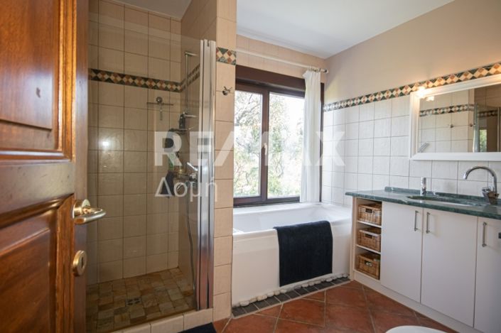 Image No.12-3 Bed House for sale