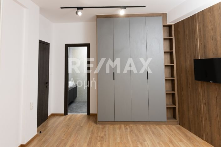 Image No.38-3 Bed Property for sale