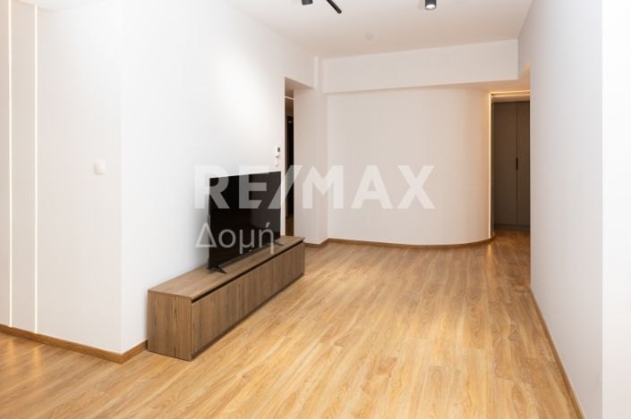 Image No.10-3 Bed Property for sale