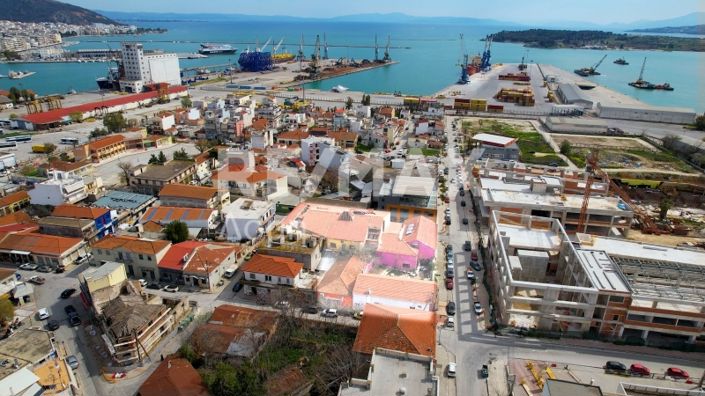 Image No.17-16 Bed Property for sale