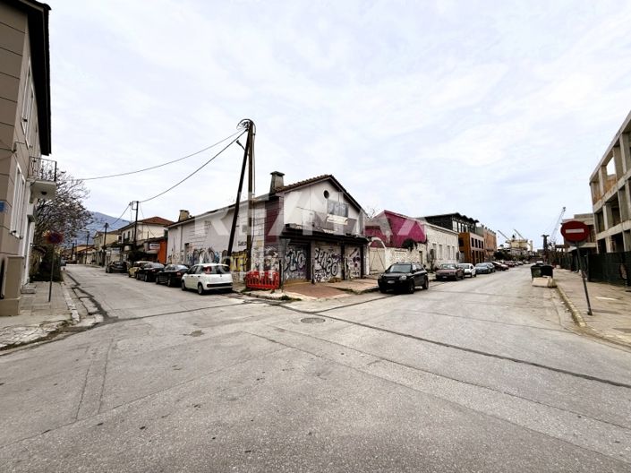 Image No.20-16 Bed Property for sale