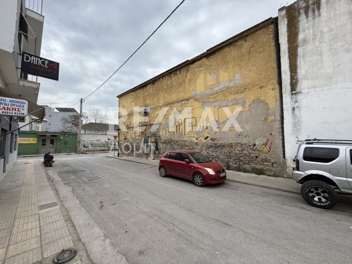 Image No.33-16 Bed Property for sale