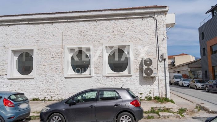 Image No.42-16 Bed Property for sale