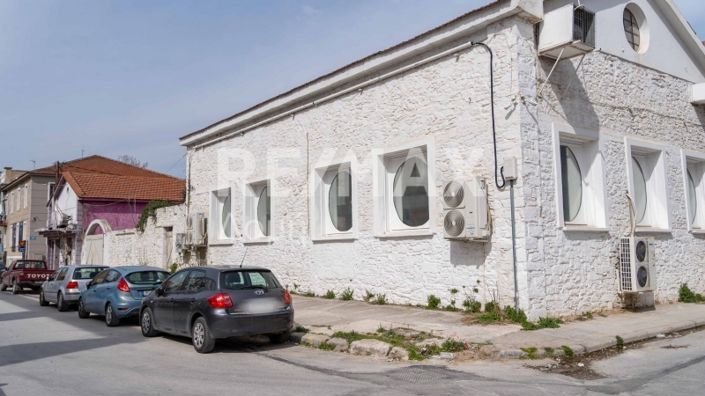 Image No.44-16 Bed Property for sale